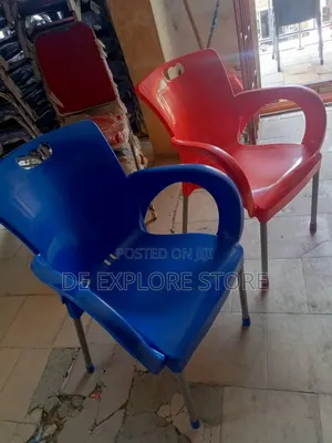 Plastic Chairs With Iron Leg