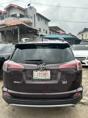 Toyota RAV4 XLE AWD (2.5L 4cyl 6A) 2016 Maroon