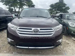 Toyota Highlander Limited 3.5L 2WD 2013 Red