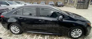 Toyota Corolla XLE (1.8L 4cyl 2A) 2019 Black