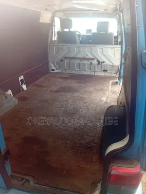 Volkswagen Transporter 2005 Blue