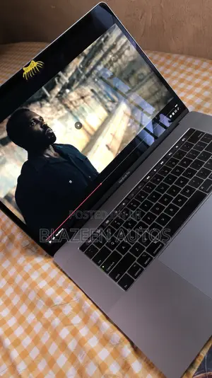 Laptop Apple MacBook Pro 2019 16GB Intel Core i7 SSD 250GB
