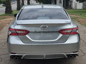 Toyota Camry 2018 Silver