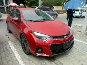 Toyota Corolla 2015 Red