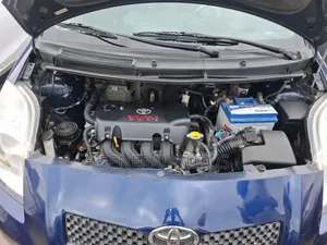 Toyota Yaris 2010 Blue