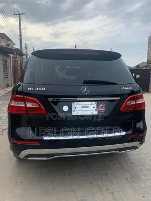 Mercedes-Benz 1622 2014 Black