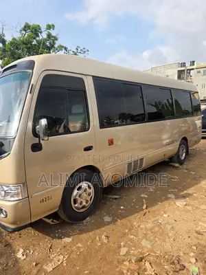 Toyota Coaster 2015
