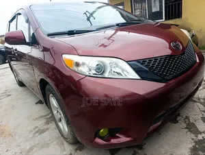 Toyota Sienna 2017 Burgundy