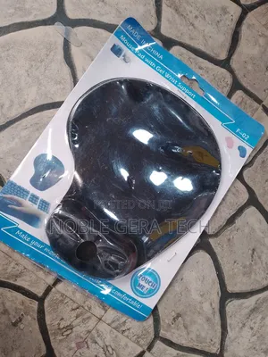 Flexible Mouse Pad With Gel Wrist Support
