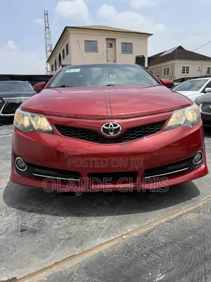 Toyota Camry SE V6 4dr Sedan (3.5L 6cyl 6A) 2012 Red