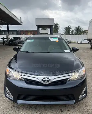 Toyota Camry XLE 4dr Sedan (2.5L 4cyl 6A) 2013 Black