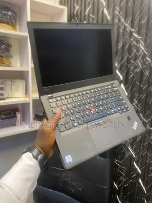 Laptop Lenovo ThinkPad X270 8GB Intel Core i7 SSD 256GB