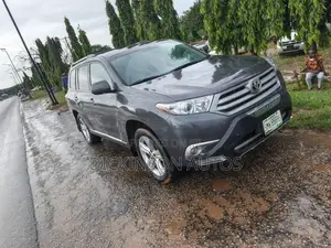 Toyota Highlander 2011 Gray