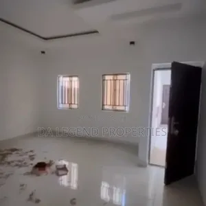5bdrm Duplex in Shell Location for sale