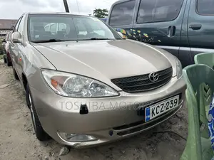 Toyota Camry LE 4dr Sedan (2.4L 4cyl 5A) 2006 Gold