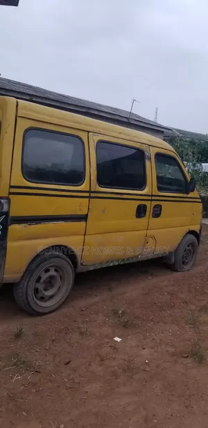Suzuki APV Minibus 2010 Yellow