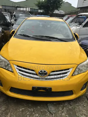 Toyota Corolla LE 4dr Sedan (1.8L 4cyl 4A) 2012