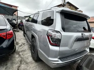 Toyota 4-Runner 2015 Silver