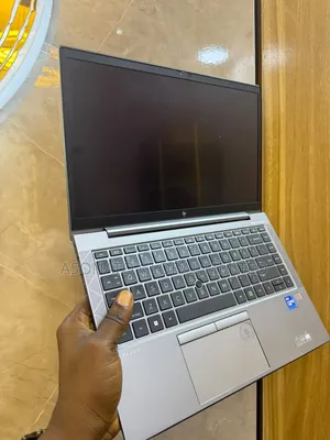 Laptop HP ZBook Firefly G8 32GB Intel Core i7 SSD 512GB