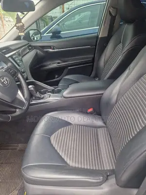 Toyota Camry 2019 Silver