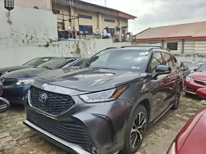 Toyota Highlander 2022 Gray