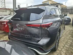 Toyota Highlander 2022 Gray
