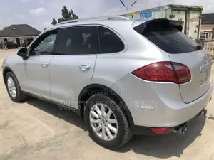Porsche Cayenne GTS 4dr SUV AWD (3.6L 6cyl Turbo 8A) 2015 Silver
