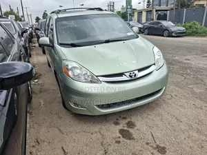 Toyota Sienna 2008 Green