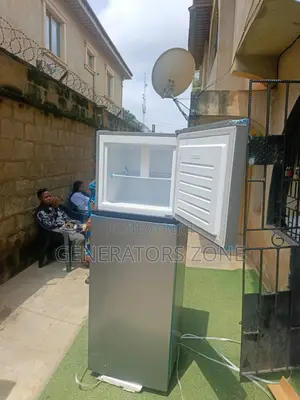 Hisense 360L Refrigerator With Top Freezer