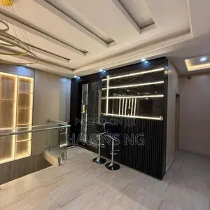 Luxury 2, 3 4-Bedroom Waterfront Maisonette
