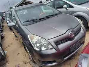 Toyota Corolla Verso 2008 Gray