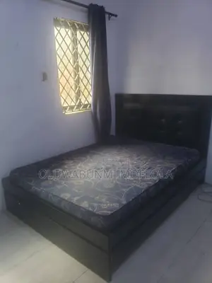 Bed Frame / Vita Foam