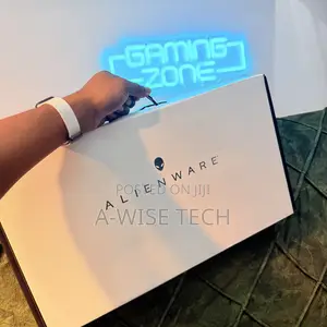 Laptop Alienware M16 R2 16GB Intel Core Ultra 9 SSD 1T