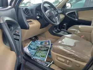 Toyota RAV4 2010 Gray