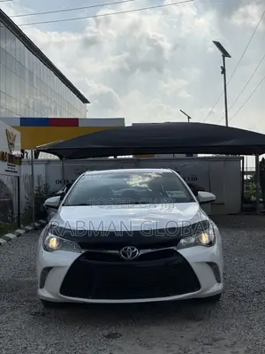 Toyota Camry XSE 4dr Sedan (2.5L 4cyl 6A) 2015 White