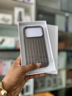 Rimowa Case 17 Pro Gray