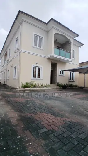 5bdrm Duplex in Lekki Phase 1 for sale