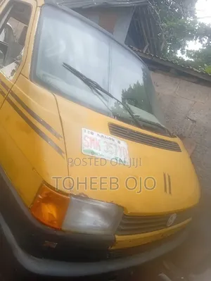 Volkswagen Transporter 1999 Yellow
