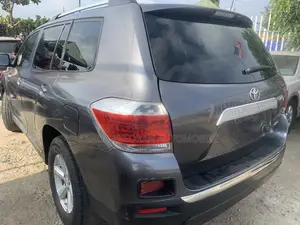 Toyota Highlander Limited 2010 Gray