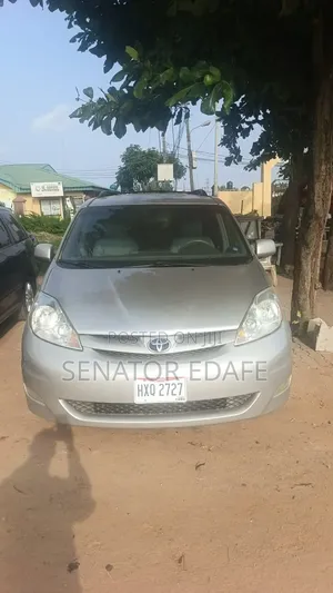 Toyota Sienna 2007 Silver