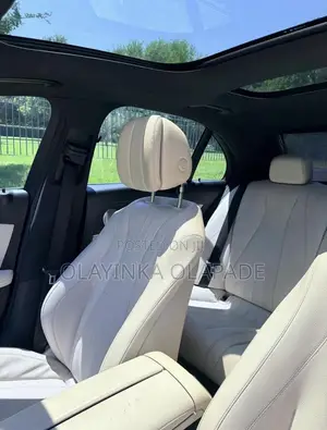 Mercedes-Benz E300 Base RWD Sedan (2.0L 4cyl 9A) 2017 Red