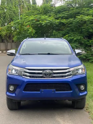 Toyota Hilux 2022 Blue