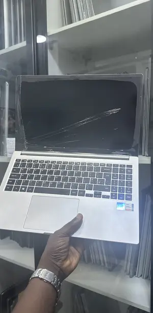 Laptop Samsung Galaxy Book 2 8GB Intel Core i7 SSD 256GB