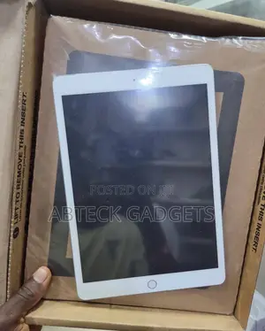 New Apple iPad 10.2 (2021) 32 GB White