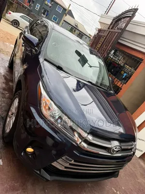 Toyota Highlander 2018 Blue