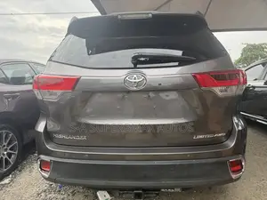 Toyota Highlander Limited V6 4x4 (3.5L 6cyl 6A) 2016 Gray