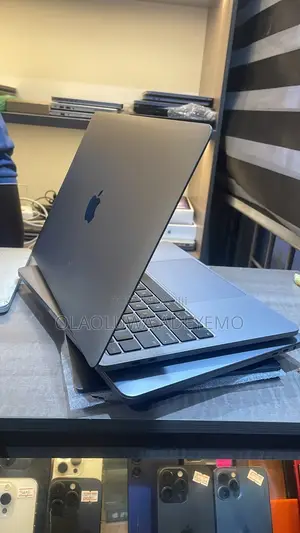 Laptop Apple MacBook Pro 2021 M1 8GB Apple M1 SSD 512GB