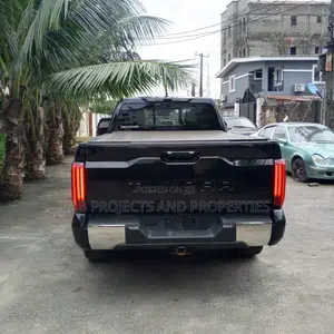 Toyota Tundra SR5 CrewMax 5.5' Bed 2024 Black
