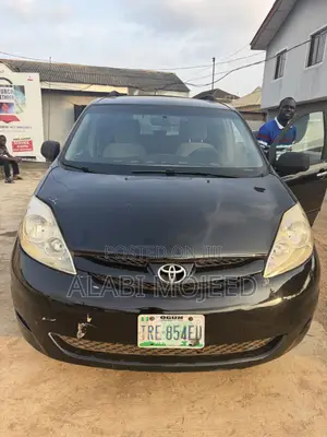 Toyota Sienna LE 2009 Black