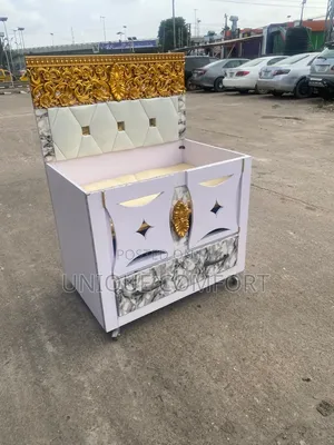 Very Beautiful Baby Cot With Mattress and Down Drawer